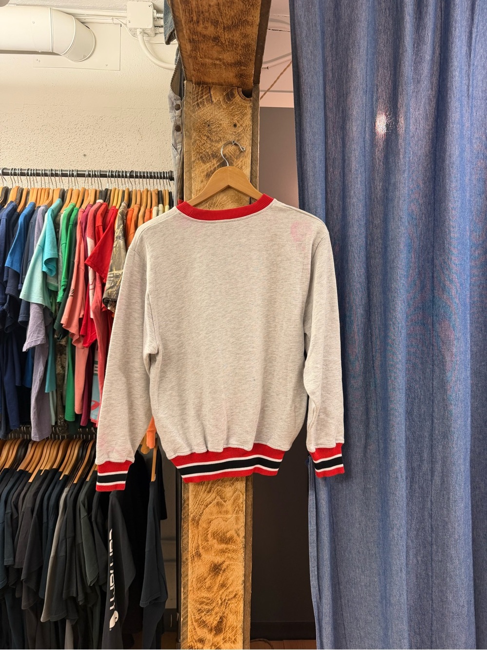 Vintage Detroit red wings graphic sweatshirt - Picture 2 of 2